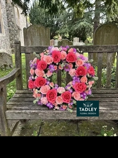 Traditional Wreath Pink Extra Filled
